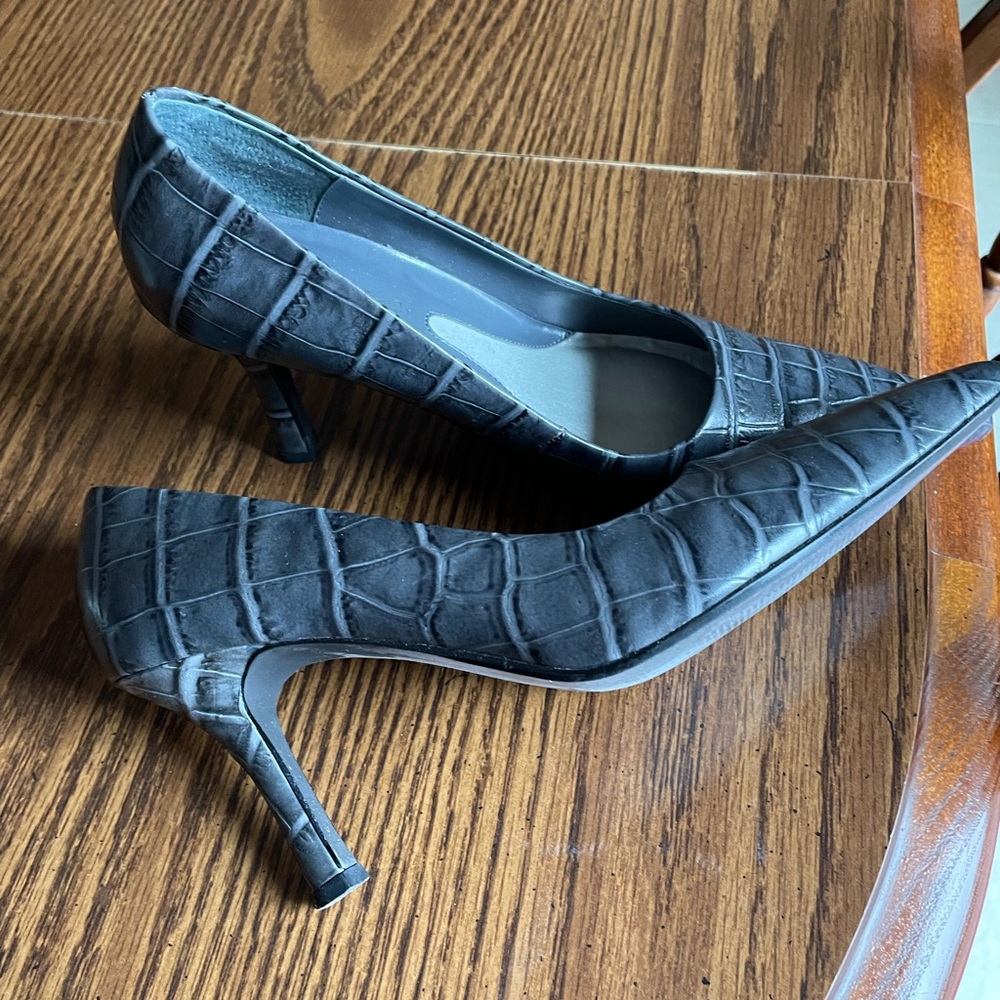 Elegant Grey Croc-Embossed Heels